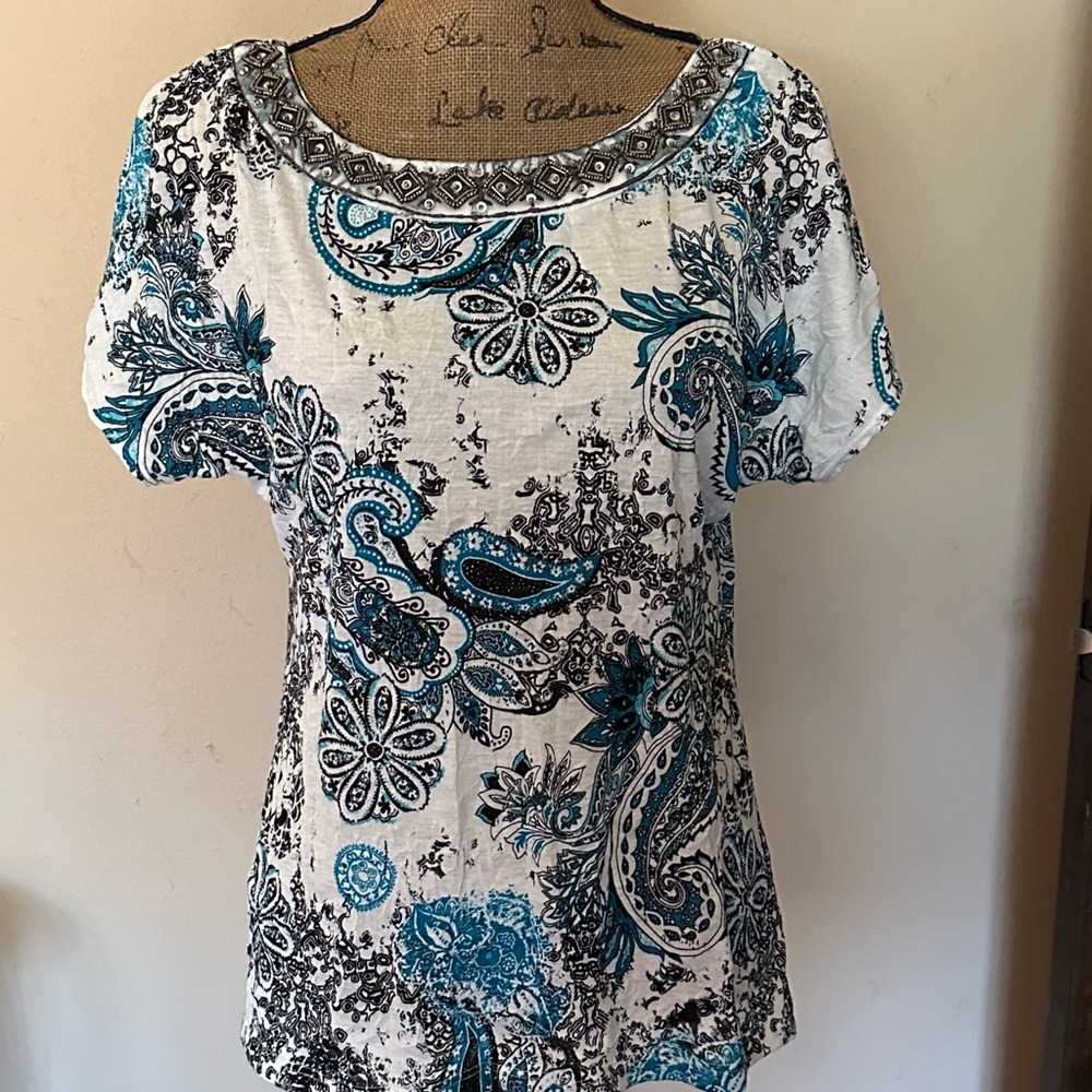 Women's Paisley Print Top